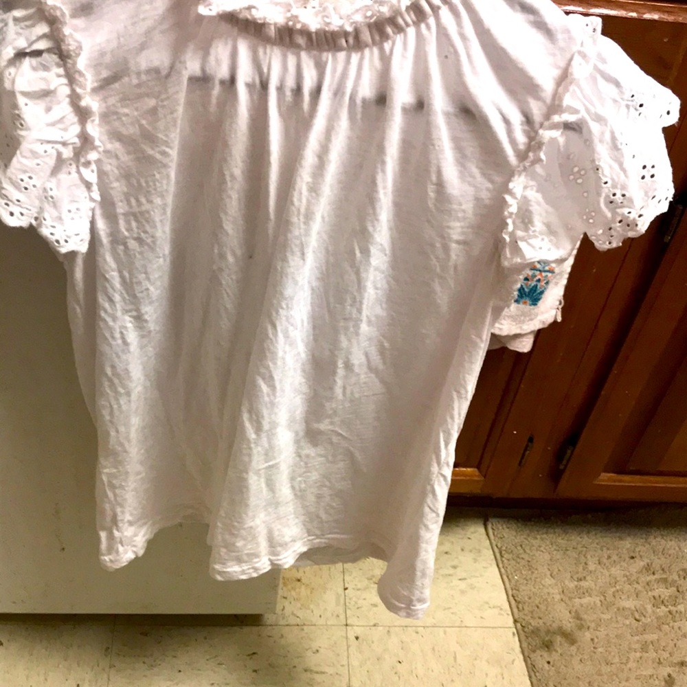 Shirt crown and I’ve white never been worn
